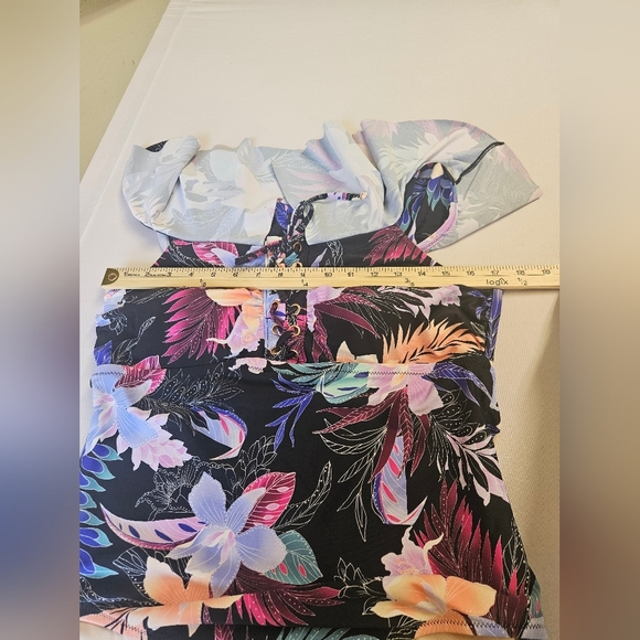 Raisins -Women's  Size 16W Curves Swimsuit. - Picture 3 of 10